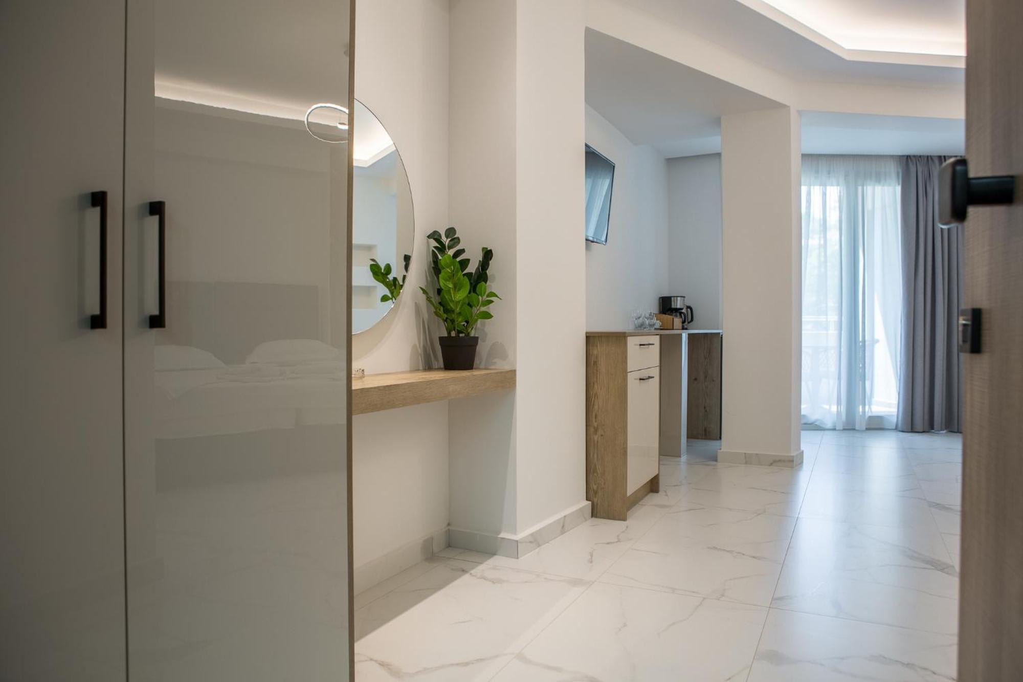 Aparthotel Theo 3*