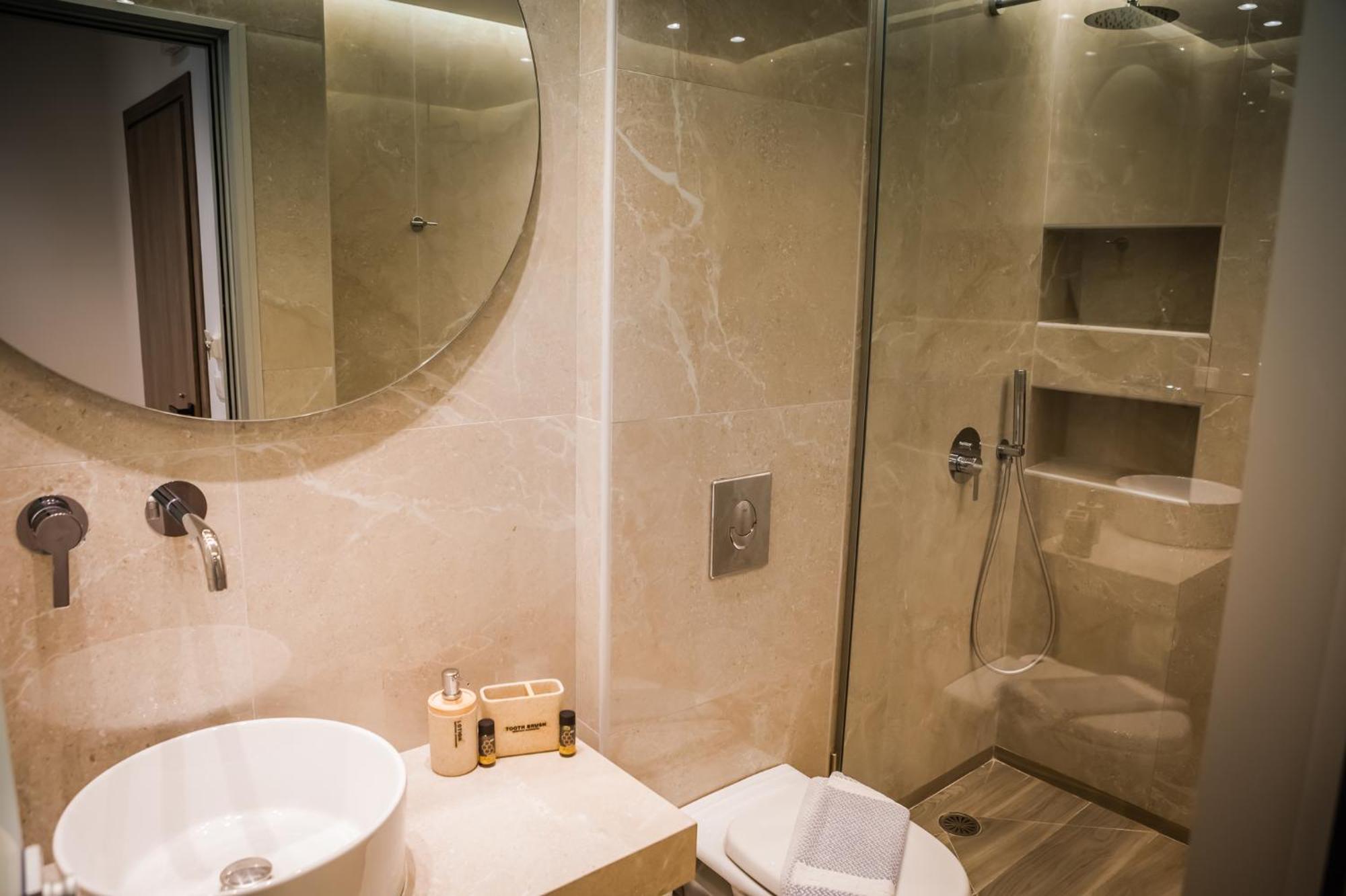 Theo Aparthotel 3*